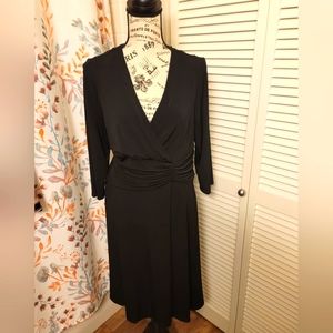 Women's Black Ruched Waist V-Neck Knee Length Little Black Dress Size 16